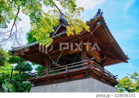 東京都　護国寺（ごこくじ）　鐘 楼　江戸時代中期に建立された文化財 128036131