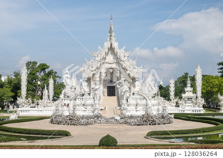 チェンライの白い寺（White temple） 128036264
