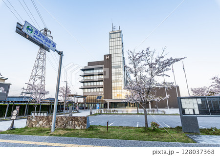 滋賀県長浜市　長浜市役所 128037368