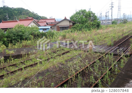美祢駅の構内踏切 美祢駅の構内踏切 128037848
