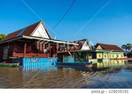 Traditional Bugis floating houses on Lake Tempe, Sulawesi, Indonesia Traditional Bugis floating houses on Lake Tempe, Sulawesi, Indonesia 128038191