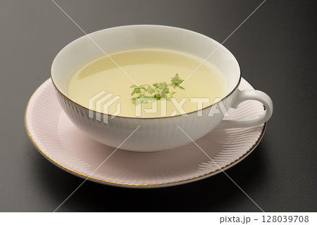 野菜コンソメスープ 128039708