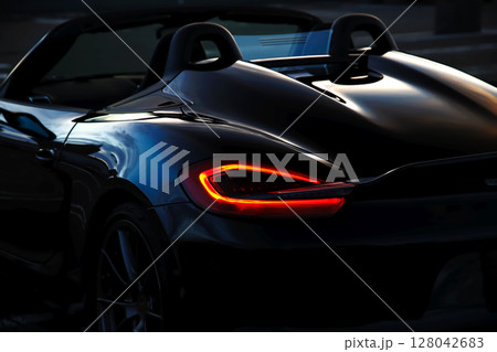 艶々の黒いオープンカー 艶々の黒いオープンカー 128042683