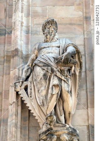 Saint Simon statue on the facade of the Milan Cathedral, Duomo di Santa Maria Nascente, Milan, Lombardy, Italy 128042731