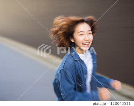 AI生成画像 走る10代の女の子 AI生成画像 走る10代の女の子 128043531