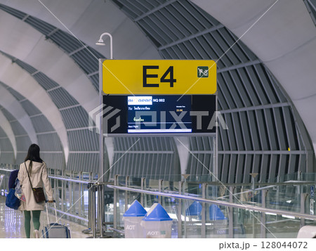 タイ・スワンナプーム空港搭乗口 / Suvarnabhumi Airport, Thailand 128044072