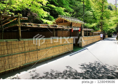 京都を涼む夏の風物詩… 京都・貴船【川床】 128049686