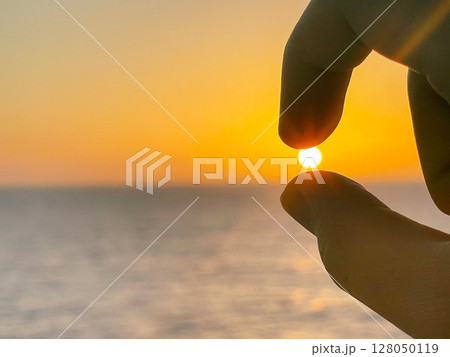 カリブ海の夕焼け 128050119