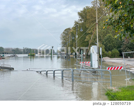 Po river flooding at Boretto, Italiy. High quality 4k footage Po river flooding at Boretto, Italiy. High quality 4k footage 128050719