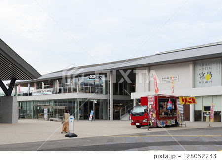 宮島口旅客ターミナル（広島県 廿日市市） 128052233