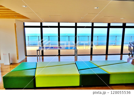 道の駅石狩「あいろーど厚田」休憩スペースの風景 道の駅石狩「あいろーど厚田」休憩スペースの風景 128055536
