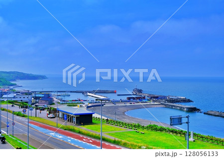 道の駅石狩あいロード厚田ANNEXと厚田漁港の風景 128056133