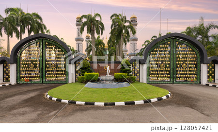 Entering grandeur through Jame Asr Hassanil Bolkiah Mosque gates in Bandar Seri Begawan, Brunei Darussalam 128057421
