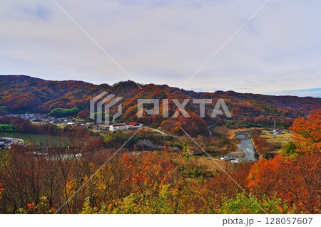 信州地方の秋景色 信州地方の秋景色 128057607