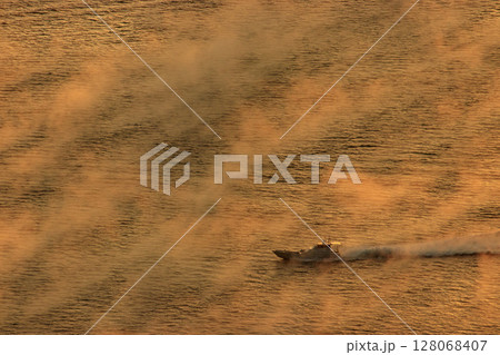 瀬戸内の海霧の名所筆影山展望台からの景色 128068407