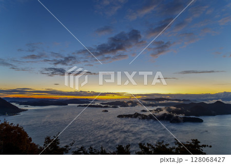瀬戸内の海霧の名所筆影山展望台からの景色 瀬戸内の海霧の名所筆影山展望台からの景色 128068427
