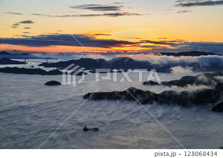 瀬戸内の海霧の名所筆影山展望台からの景色 128068434