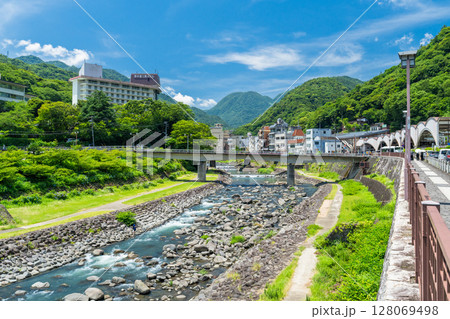 《神奈川県》箱根湯本・温泉街 《神奈川県》箱根湯本・温泉街 128069498