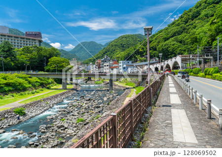 《神奈川県》箱根湯本・温泉街 《神奈川県》箱根湯本・温泉街 128069502