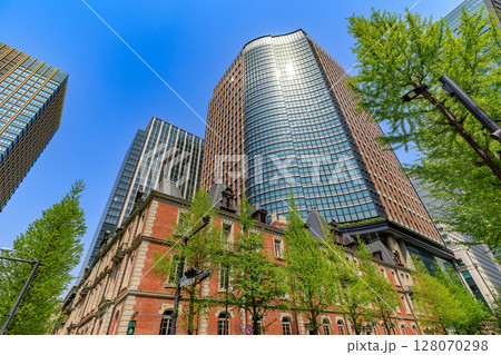 東京 千代田区 丸の内の都市風景 丸の内パークビルディングと三菱一号館美術館 東京 千代田区 丸の内の都市風景 丸の内パークビルディングと三菱一号館美術館 128070298