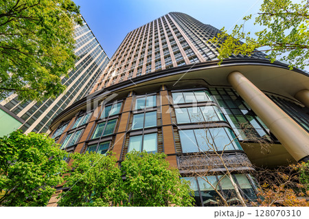 東京　千代田区 丸の内の都市風景　丸の内パークビルディング 128070310