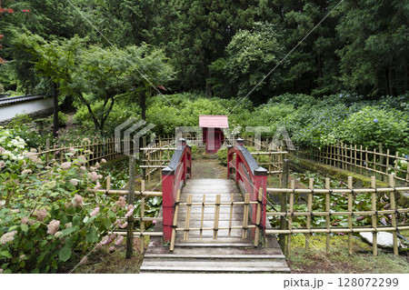 6月の弘長寺(長野県松本市) 6月の弘長寺(長野県松本市) 128072299