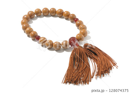 数珠を白背景で単品撮影 128074375