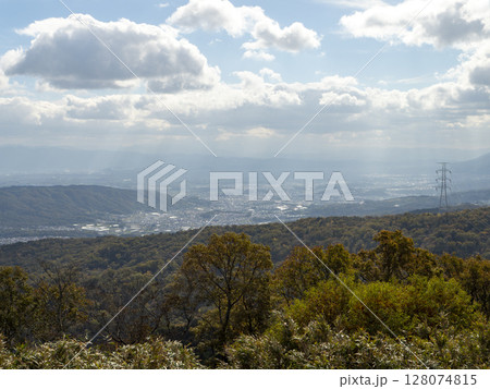 生駒山から見る奈良盆地 128074815