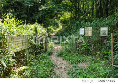 金胎寺山の登山口（大阪府富田林市） 128077433