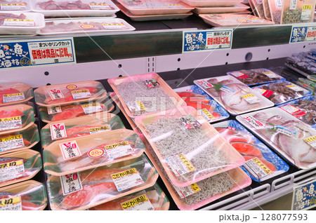 7月・お魚屋さん 128077593