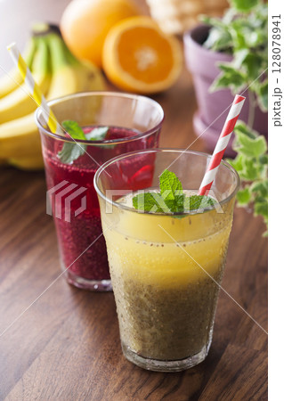 チアシードドリンク / パイナップル 128078941