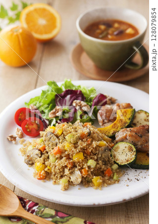 キヌアプレート 128079854