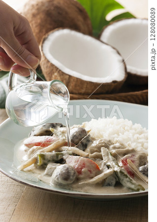 ココナッツオイル / ココナッツカレー 128080089