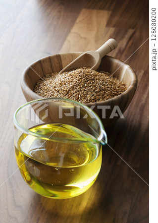 アマニオイルと亜麻の種子 128080200