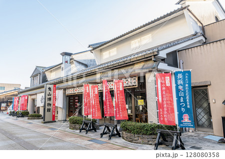 滋賀県長浜市　長浜市曳山博物館 128080358