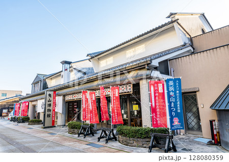 滋賀県長浜市　長浜市曳山博物館 128080359