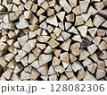 積み込まれた薪  128082306