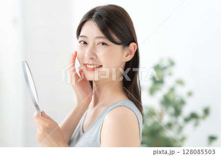 女性 スキンケア 手鏡 女性 スキンケア 手鏡 128085503