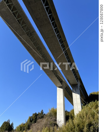 高速道路高架下　☆mar_lapin 128087800