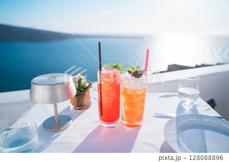 2025年のサントリーニ島の美しい風景 128088896