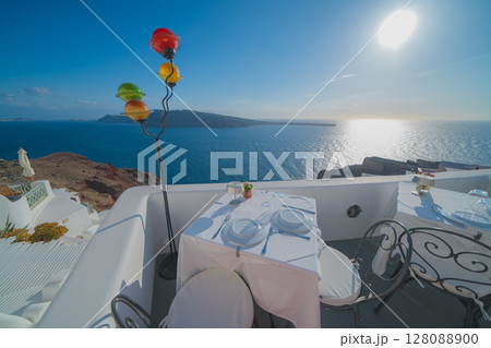 2025年のサントリーニ島の美しい風景 128088900