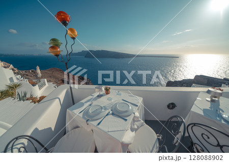 2025年のサントリーニ島の美しい風景 128088902