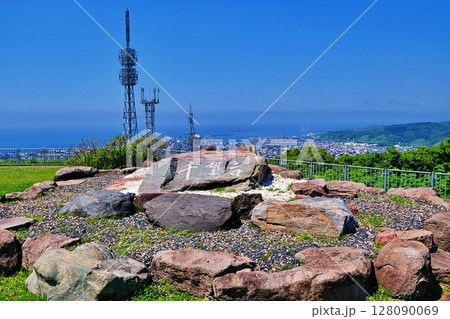 北海道 留萌市の景勝地　千望台からの風景 128090069