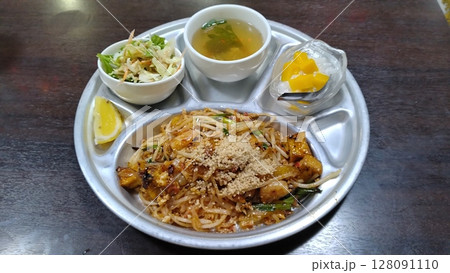 小岩の本場タイ料理「いなかむら」 ランチのパッタイセット 小岩の本場タイ料理「いなかむら」 ランチのパッタイセット 128091110