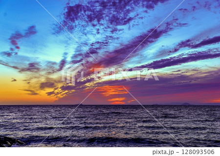 塩屋海岸　夕焼け 128093506