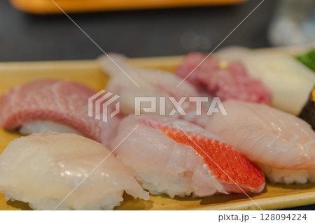 青森近海にぎり盛り合わせ｜ウニ・白身・地魚・極上グルメ 128094224