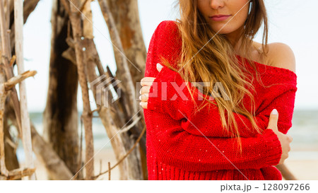 Portrait of gorgeous fashionable woman outdoor. 128097266