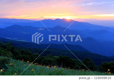 霧降高原 キスゲ平園地 天空回廊頂上からの絶景 128099610
