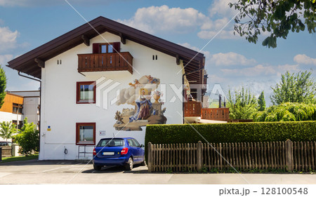 Old city of Garmisch Partenkirchen, Germany 128100548