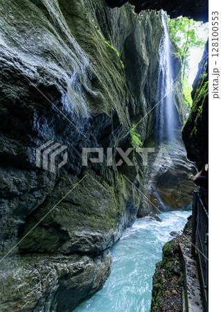 Partnachklamm, partnach gorge, near garmisch-partenkirchen, bavaria, germany, europe 128100553